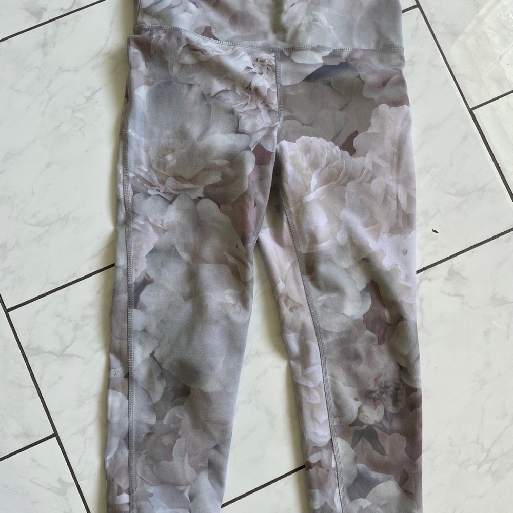 MonoB set leggings and tank size small